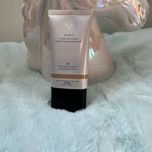 Pur tinted mousturizer in tan